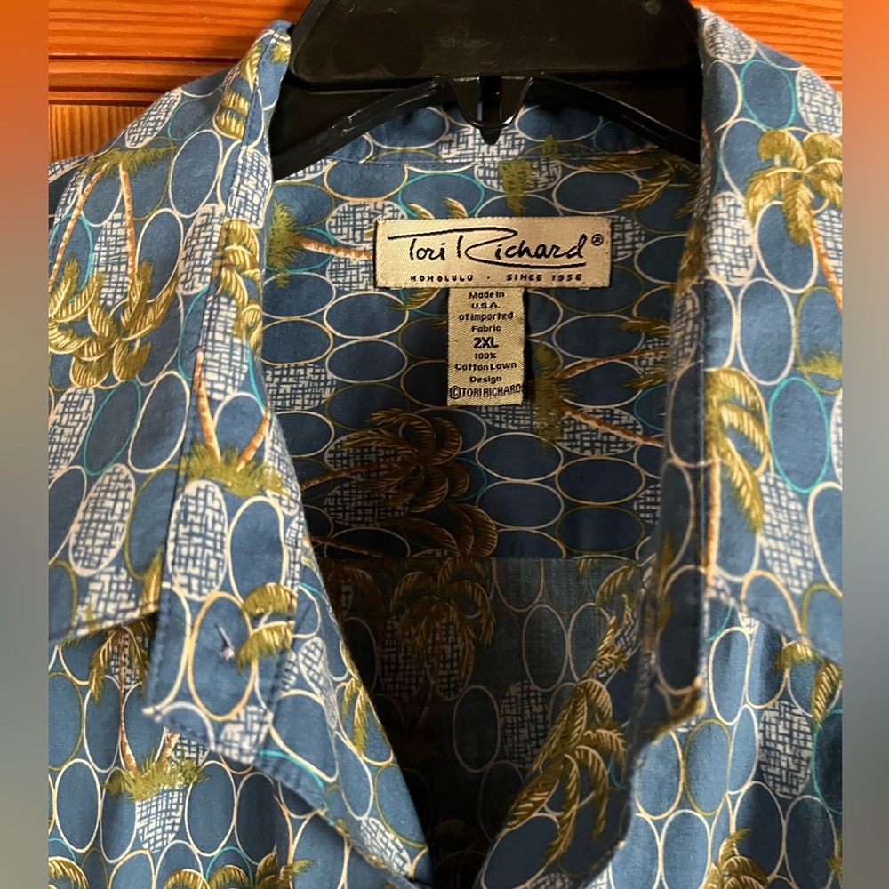 Tori Richard men’s button down shirt